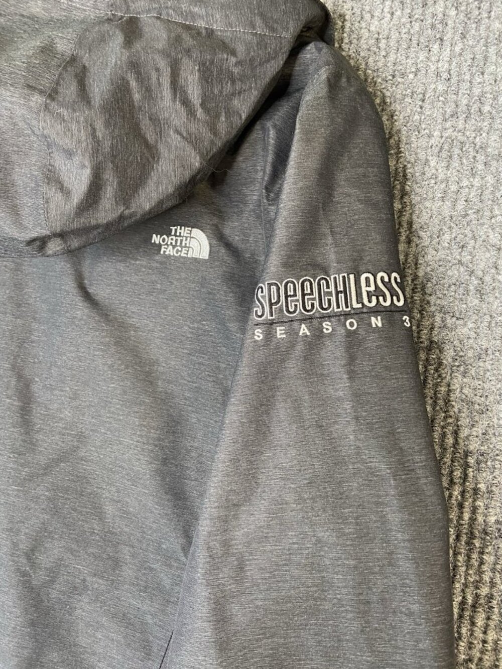 READ The North Face Women's XXL Full Zip Rain Jacket Dryvent Windbreaker Hood - Picture 2 of 8